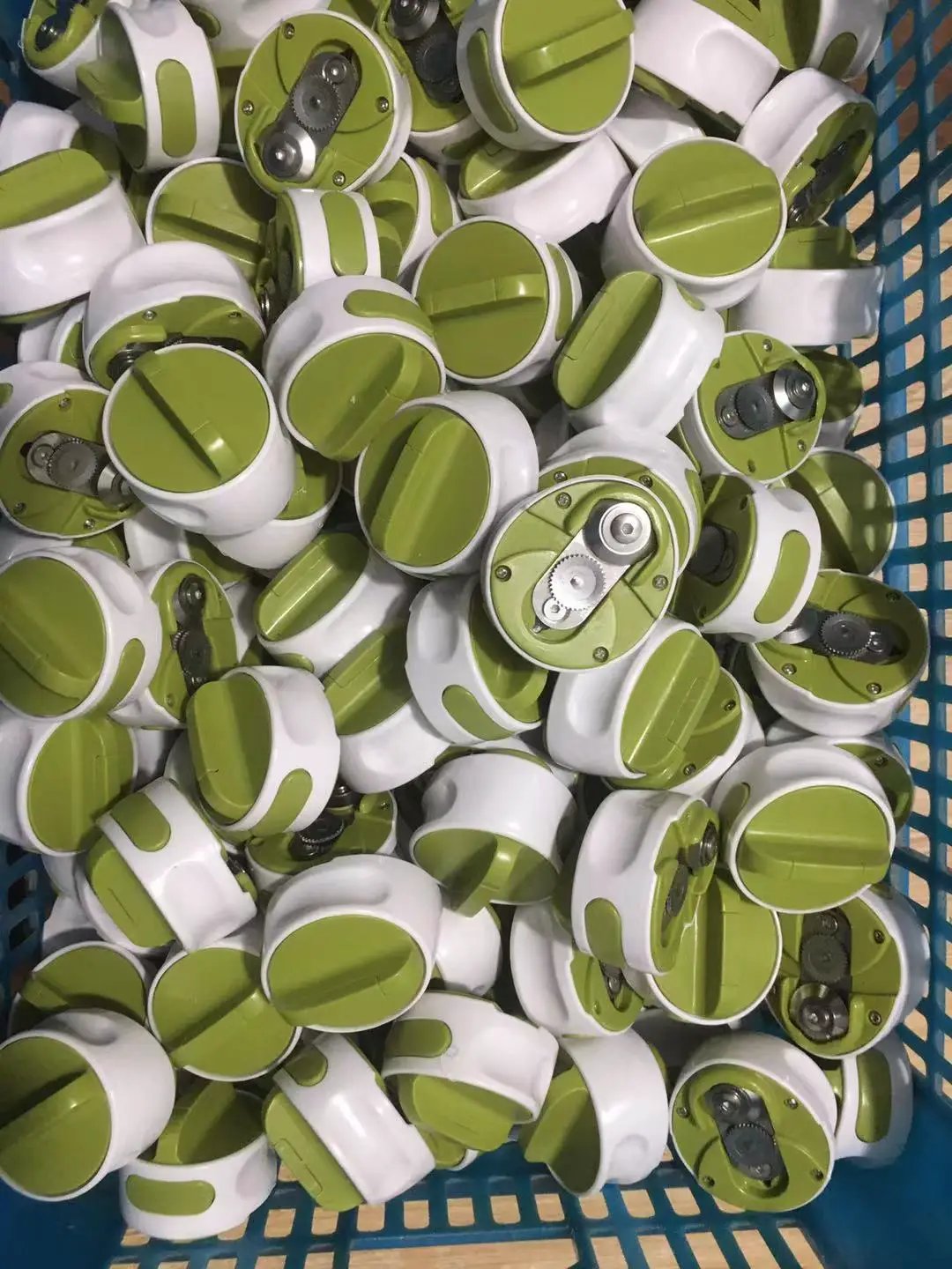 Labor-Saving Lid Opener Screw Gadget for Kitchen by null